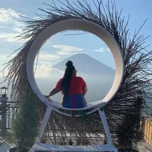 Meet your Posher, Jacenta